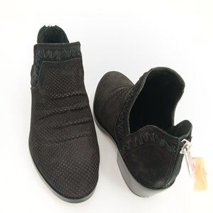 VINCE CAMUTO BLACK LEATHER BOOTIES SIZE 6.5M